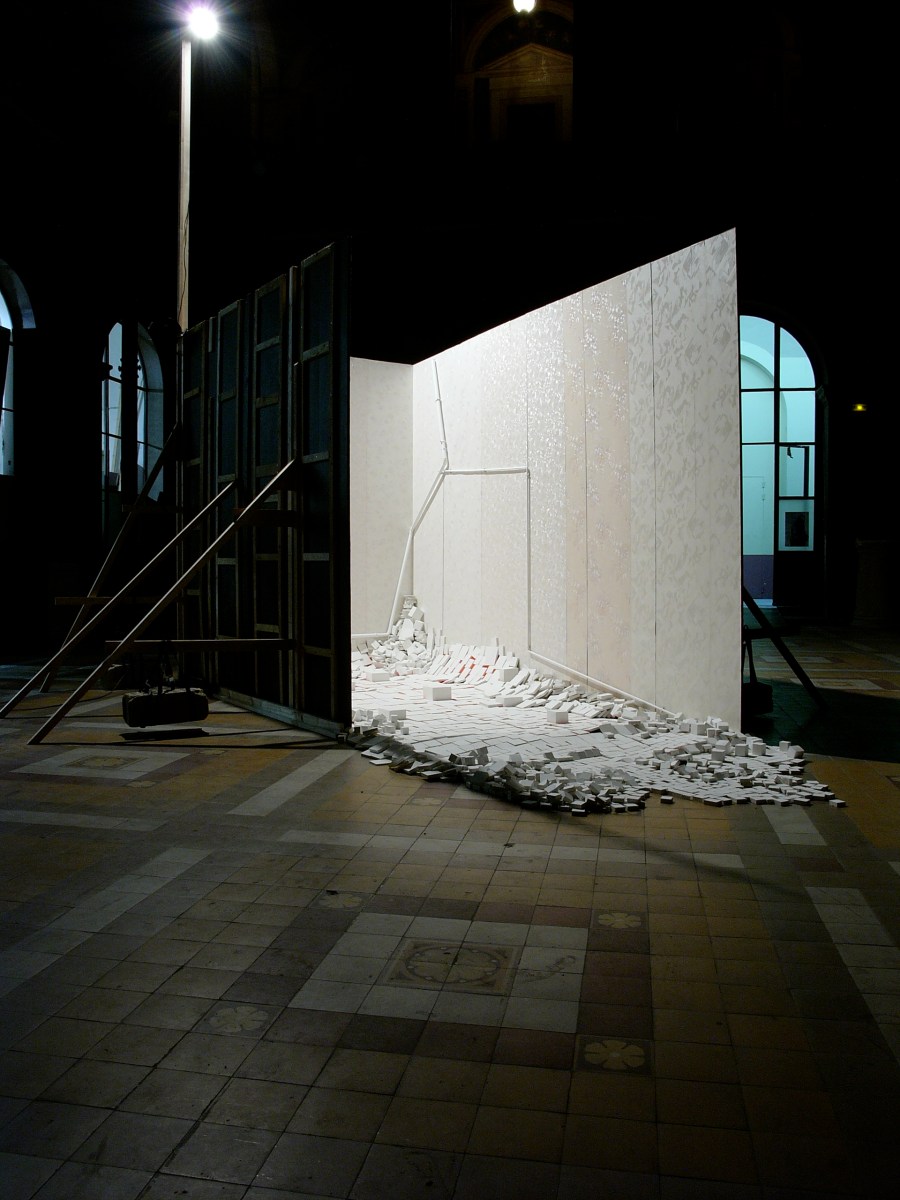 le pont a désormais foutu le camp -sara favriau