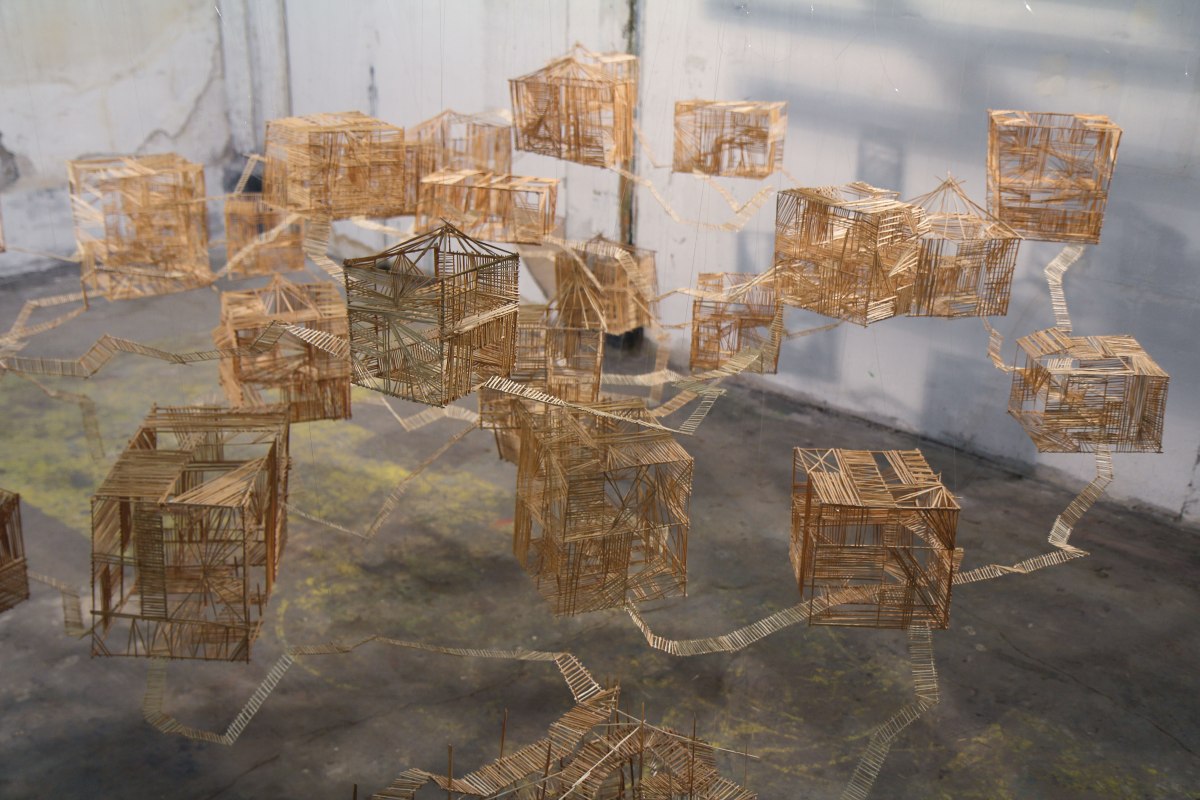 j’ai remonté le temps y avait rien à faire. Les mêmes carrosses en bois à toute allure - sara favriau