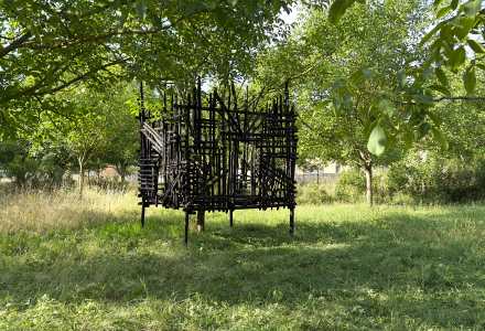 Qu’ à peine ou de peur , un javelot super - plouf ! - nous fait un ricochet - SARA FAVRIAU